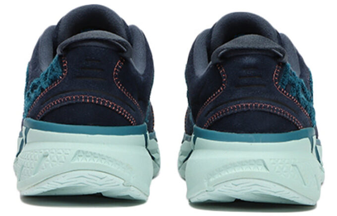 Clifton L. „Haft Kosmosu”