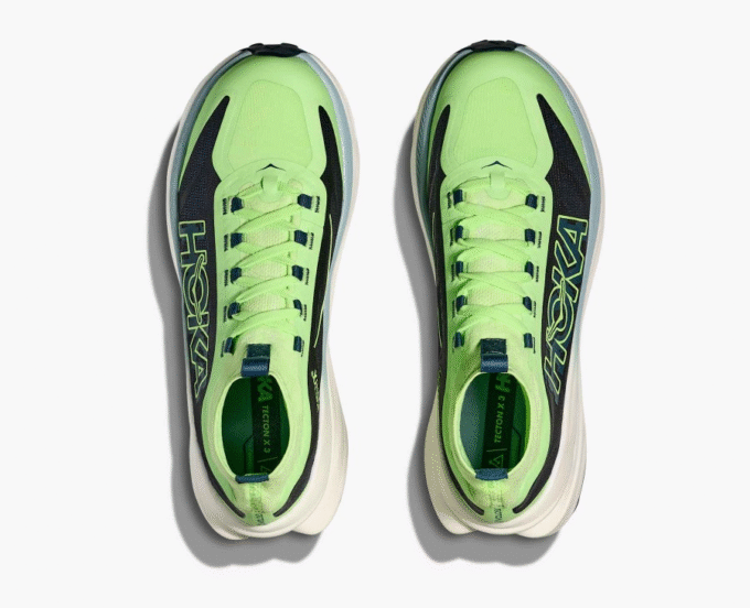 HOKA ONE ONE Stealth/Tech Bondi 8 Caged