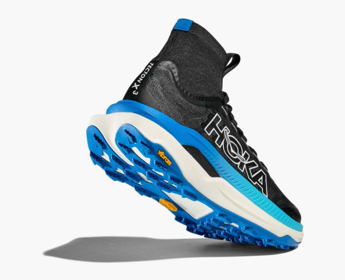 HOKA ONE ONE Stealth/Tech Bondi 8 Caged