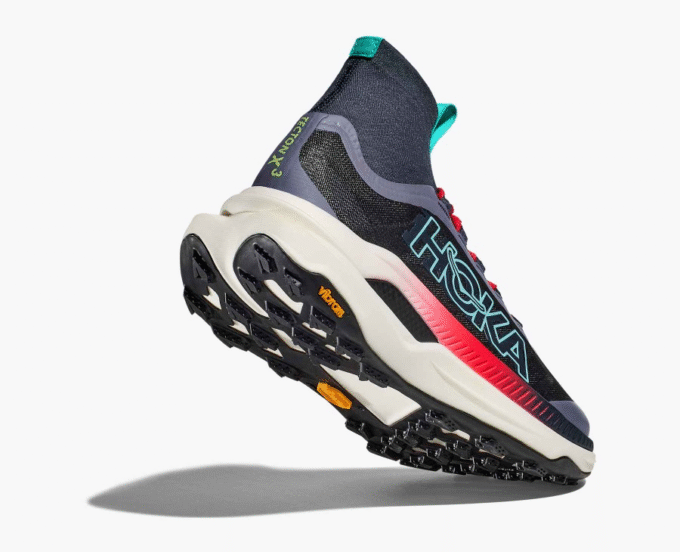 HOKA ONE ONE Stealth/Tech Bondi 8 Caged