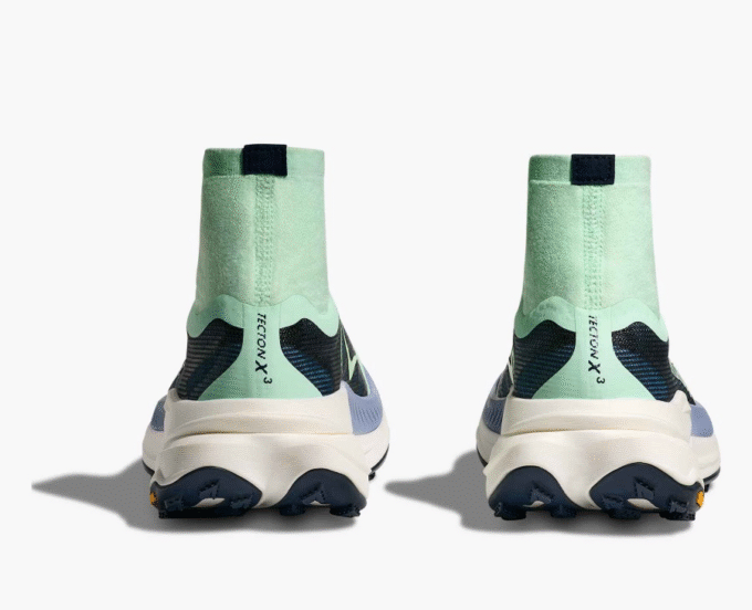 HOKA ONE ONE Stealth/Tech Bondi 8 Caged