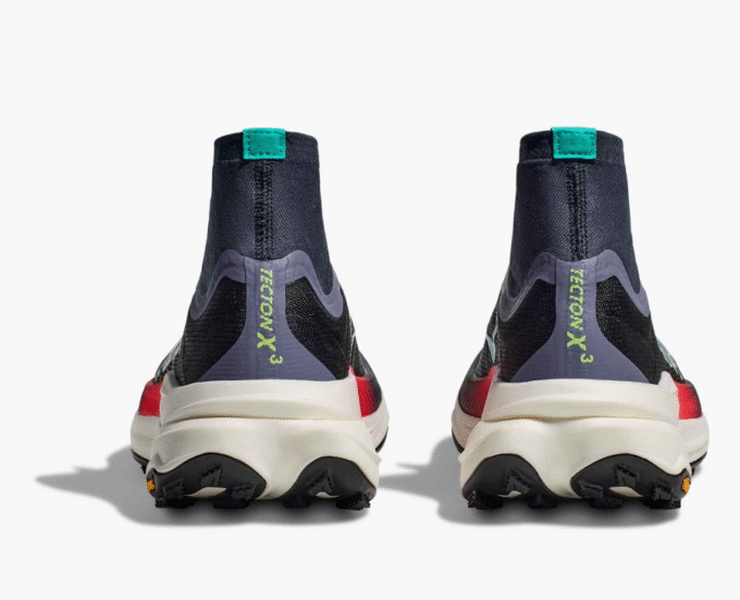 HOKA ONE ONE Stealth/Tech Bondi 8 Caged