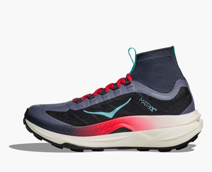 HOKA ONE ONE Stealth/Tech Bondi 8 Caged