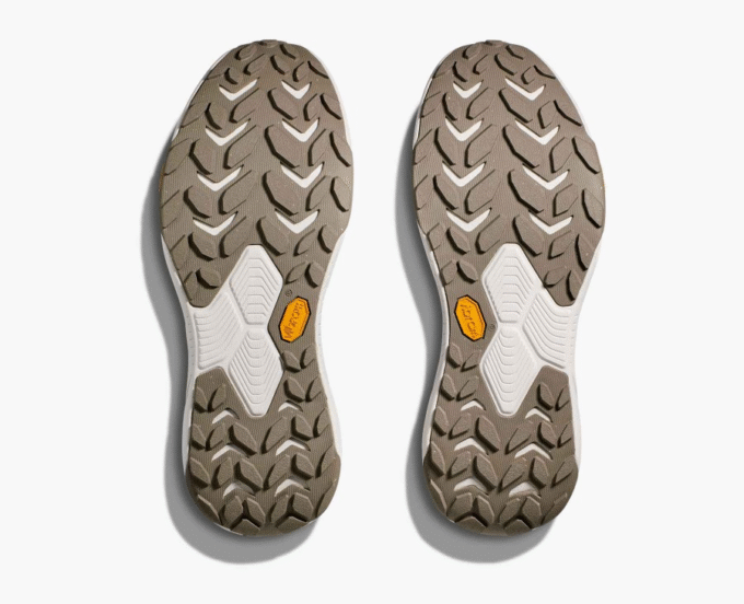 HOKA ONE ONE Stealth/Tech Mafate Three2