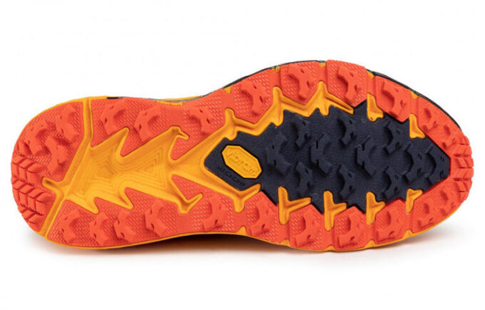 Speedgoat 4 'Gold Fusion Black Iris’